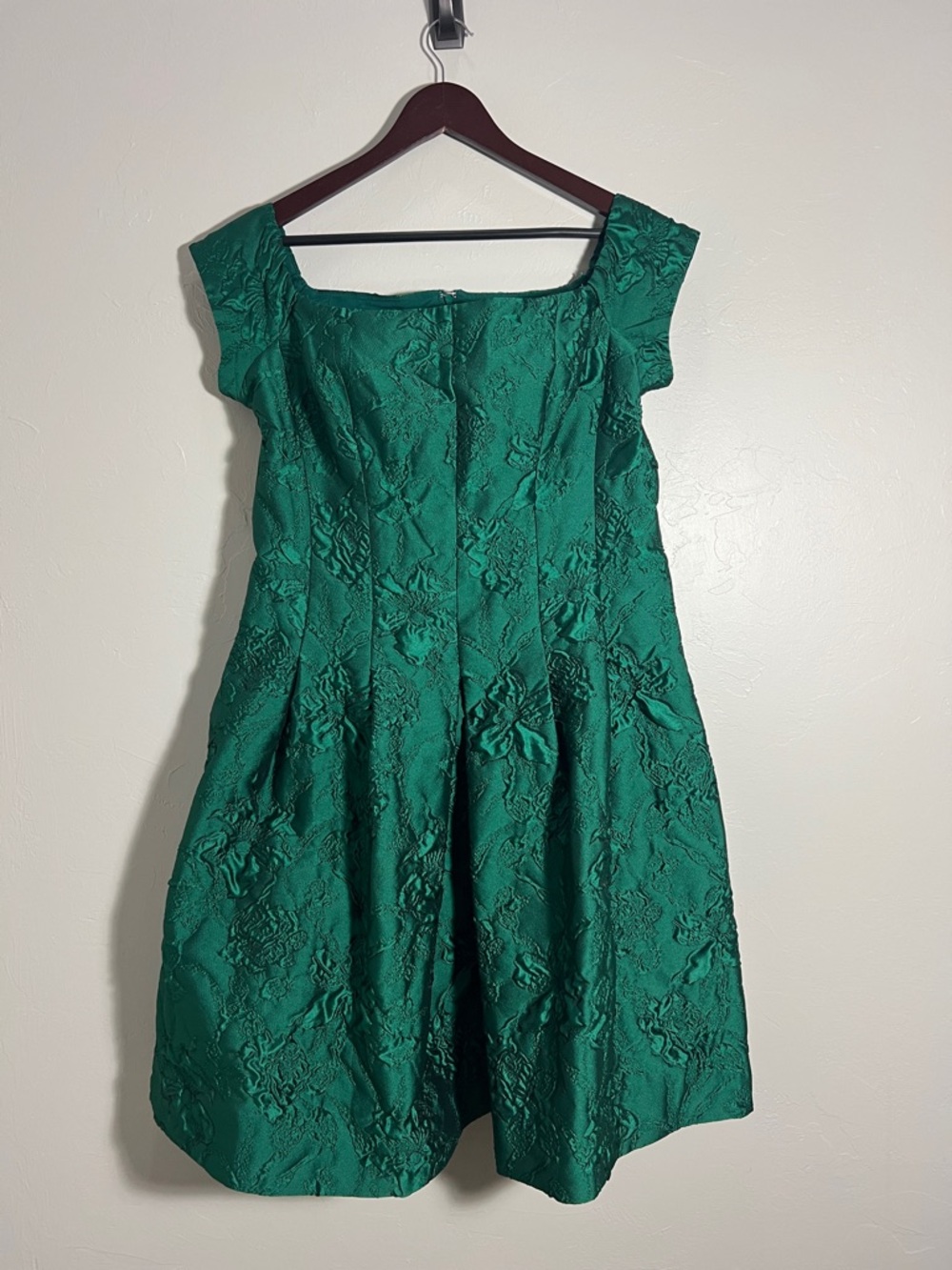 Teri Jon Emerald Textured Floral Midi Dress